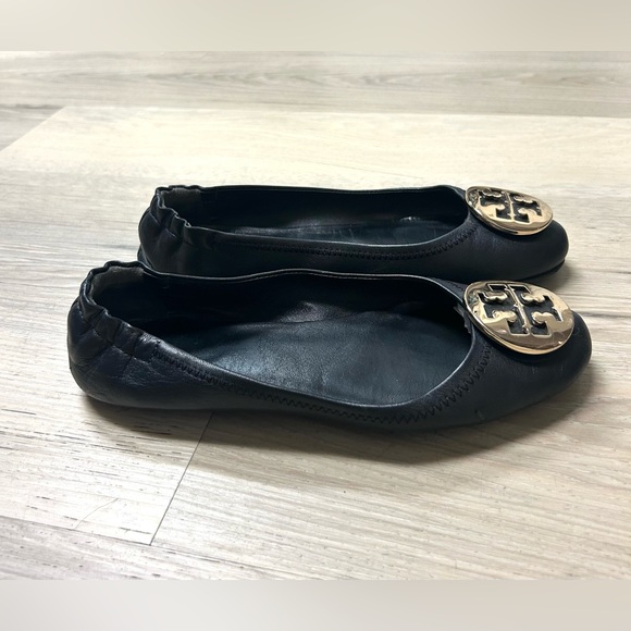 Tori Burch Ballet Flats Women 7 Claire Black Leather Slip On Gold Medallion - Picture 8 of 13